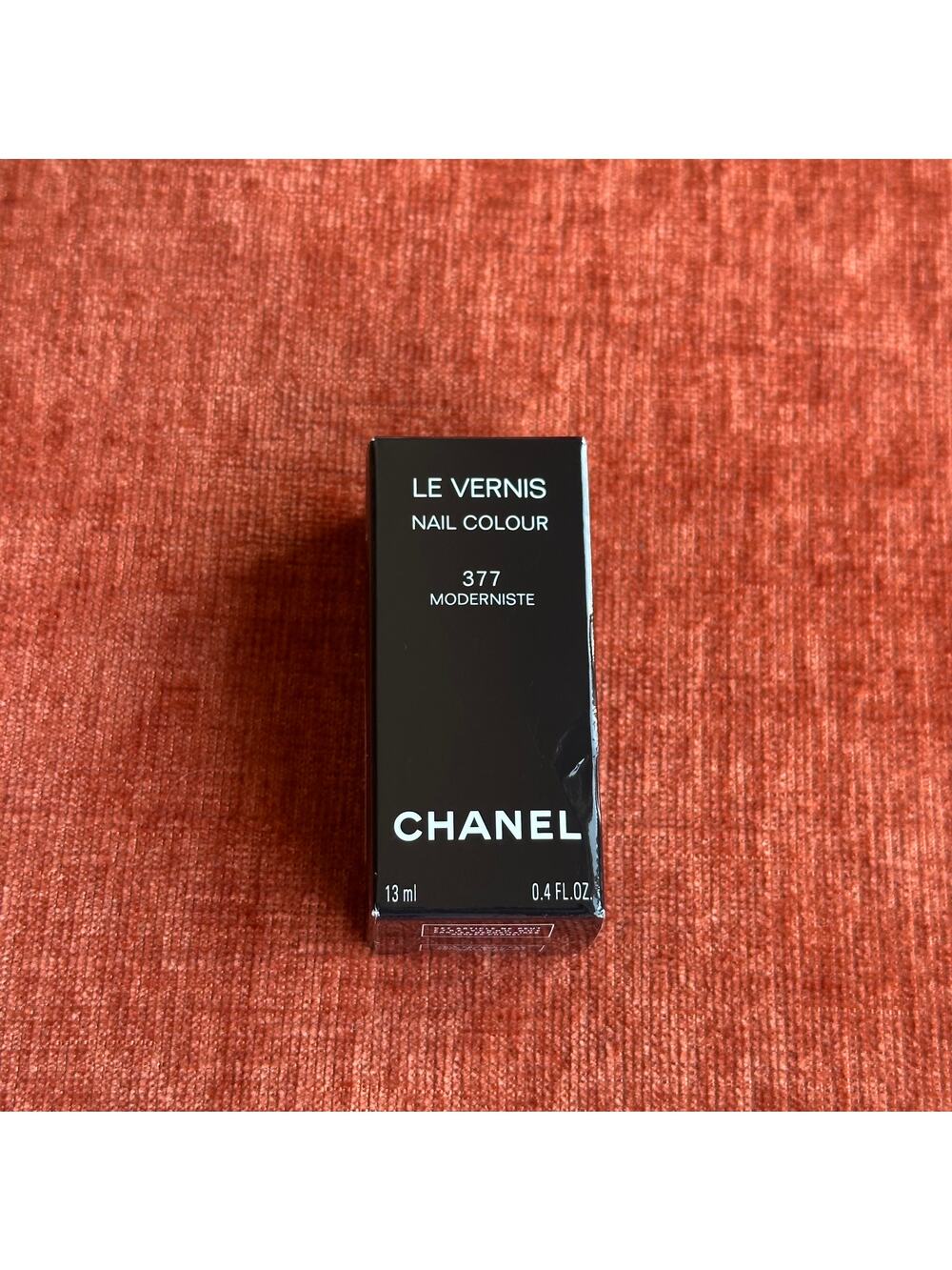 Chanel Le Vernis Nail Colour in 377 Moderniste